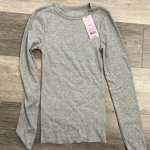 Fitted ripped long sleeve shirt